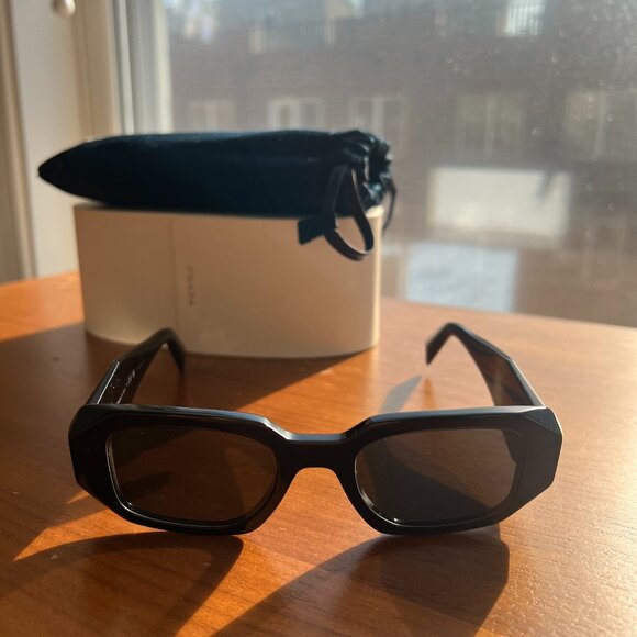 BRAND NEW PRADA Sunglasses - Picture 1 of 5